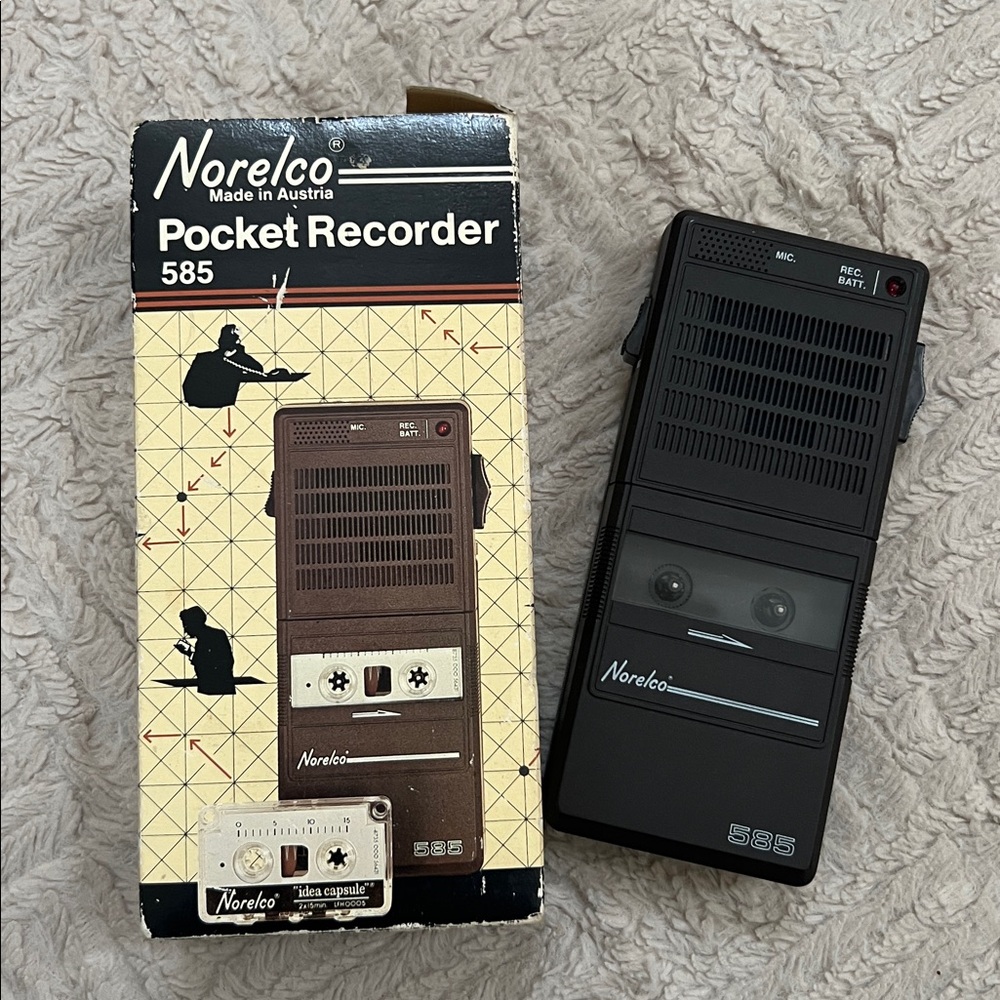 Norelco Pocket Recorder 585 Vintage 
Made in Austria,mini cassette tape recorder